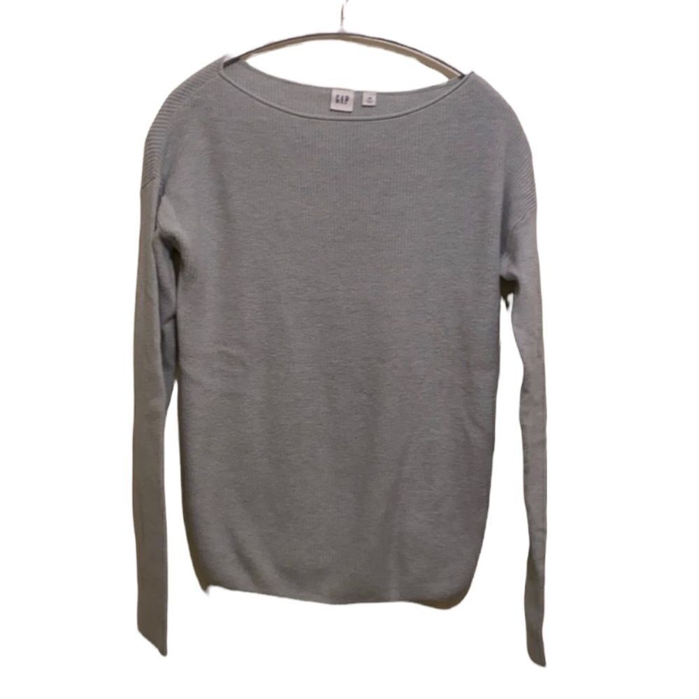 GAP sweater in perfect condition. Size Xs